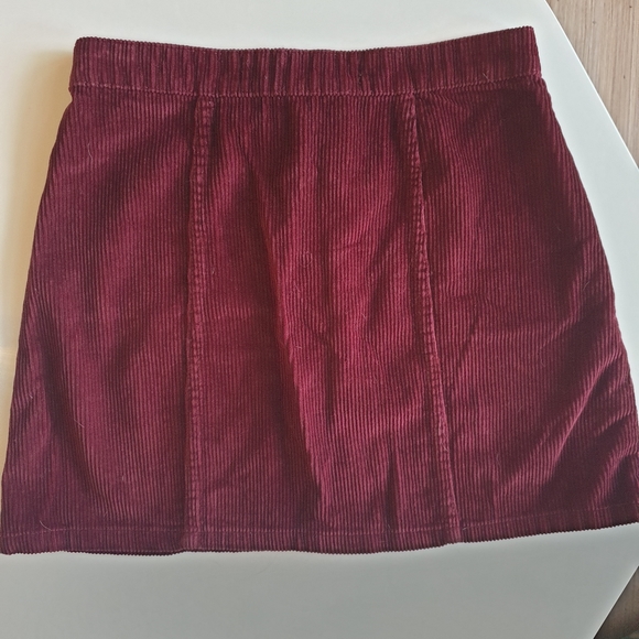 Burgundy Denim&Co corduroy button skirt - Picture 2 of 4